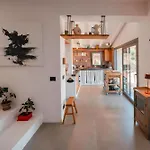 Andrea - Romantic Private Retreat Villa