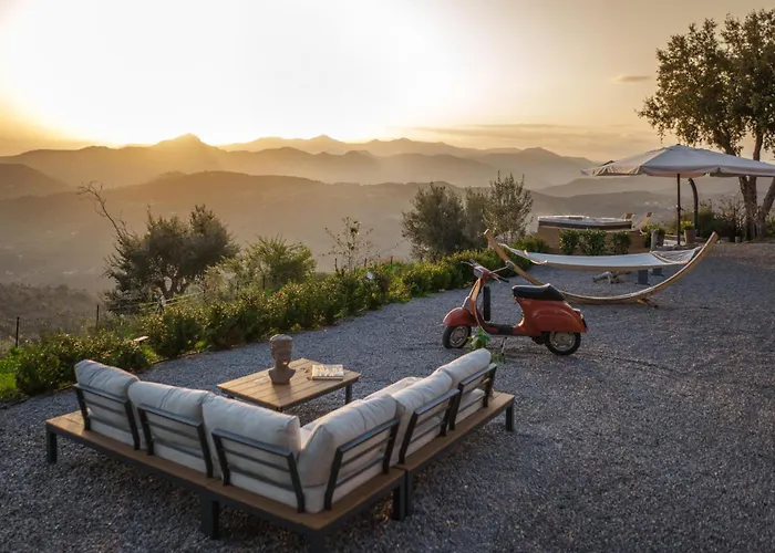 Andrea - Romantic Private Retreat