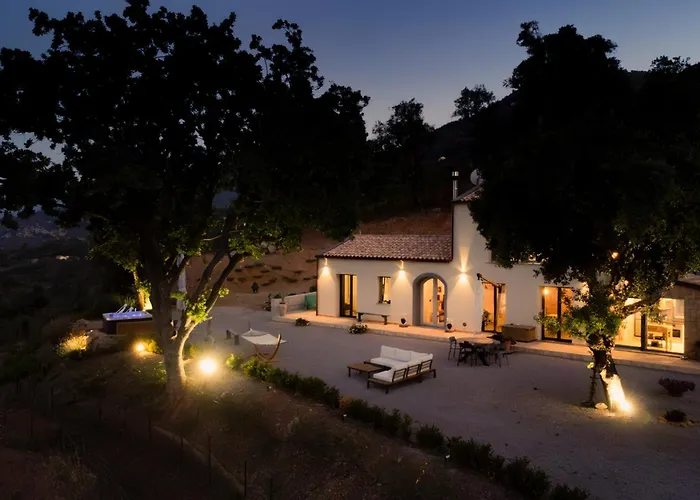 Andrea - Romantic Private Retreat *