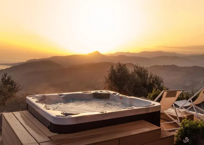 Andrea - Romantic Private Retreat